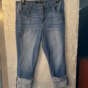 1822 Denim Women's Light Wash Boyfriend Jeans with Rolled Cuffs